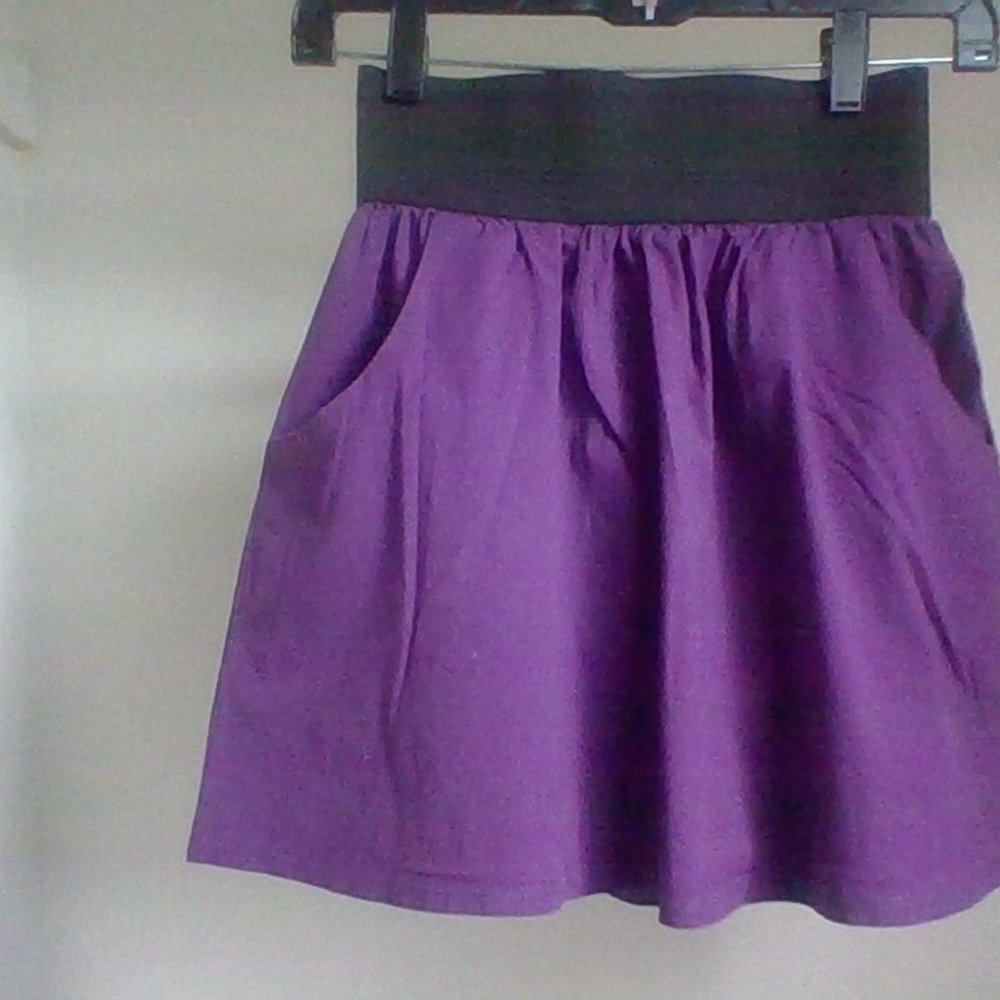 French Atmosphere size 3 purple mini flare skirt w/ pockets